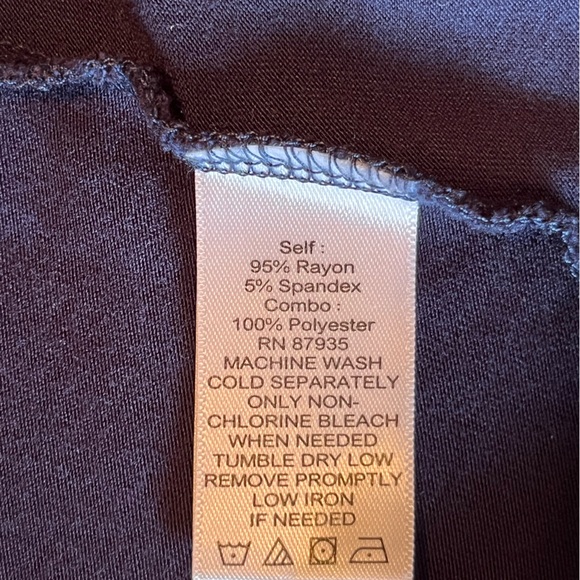 LOGO by Lori Goldstein Sleeveless Topper Size Medium - Picture 8 of 10